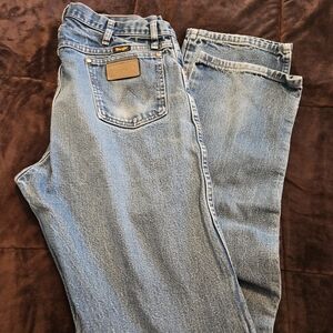 Wrangler Relaxed Fit Light Blue Jeans